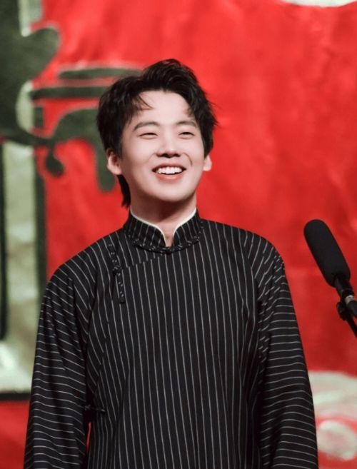 娱乐吃瓜社郭麒麟,娱乐吃瓜社的“瓜王”传奇